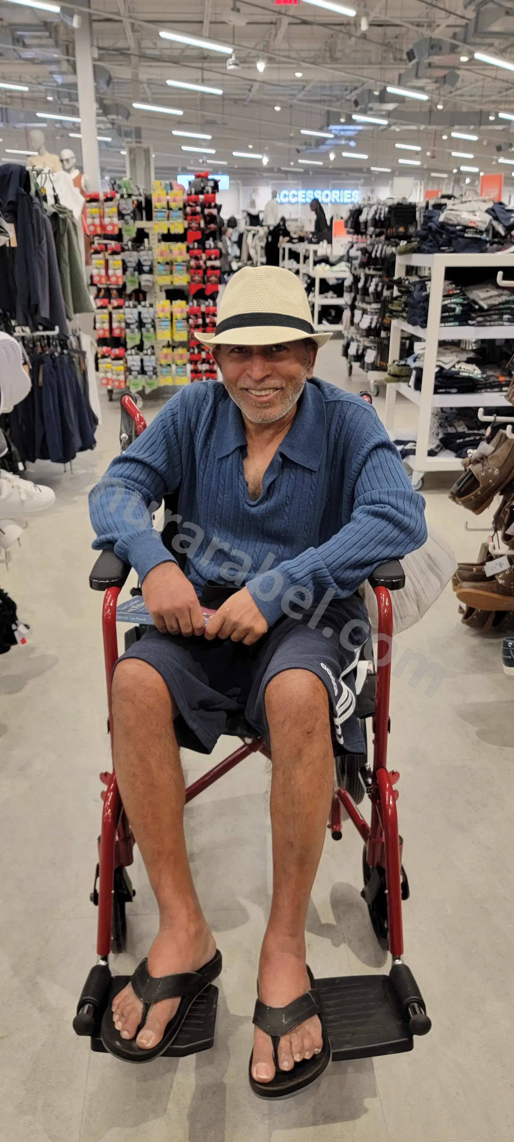 Anura, Jayamini, Chamara, and Ruwanthi at Arundel Mills Mall at Hanover, Maryland